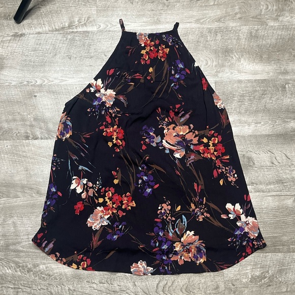 Pink Clover Floral Wrap Tank Top - Picture 4 of 5